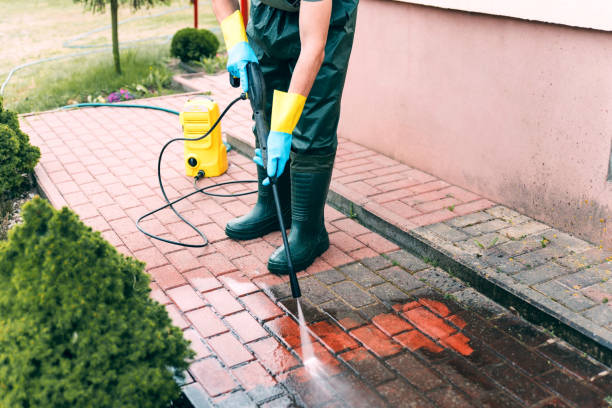 Best Garage Pressure Washing  in Kewaskum, WI